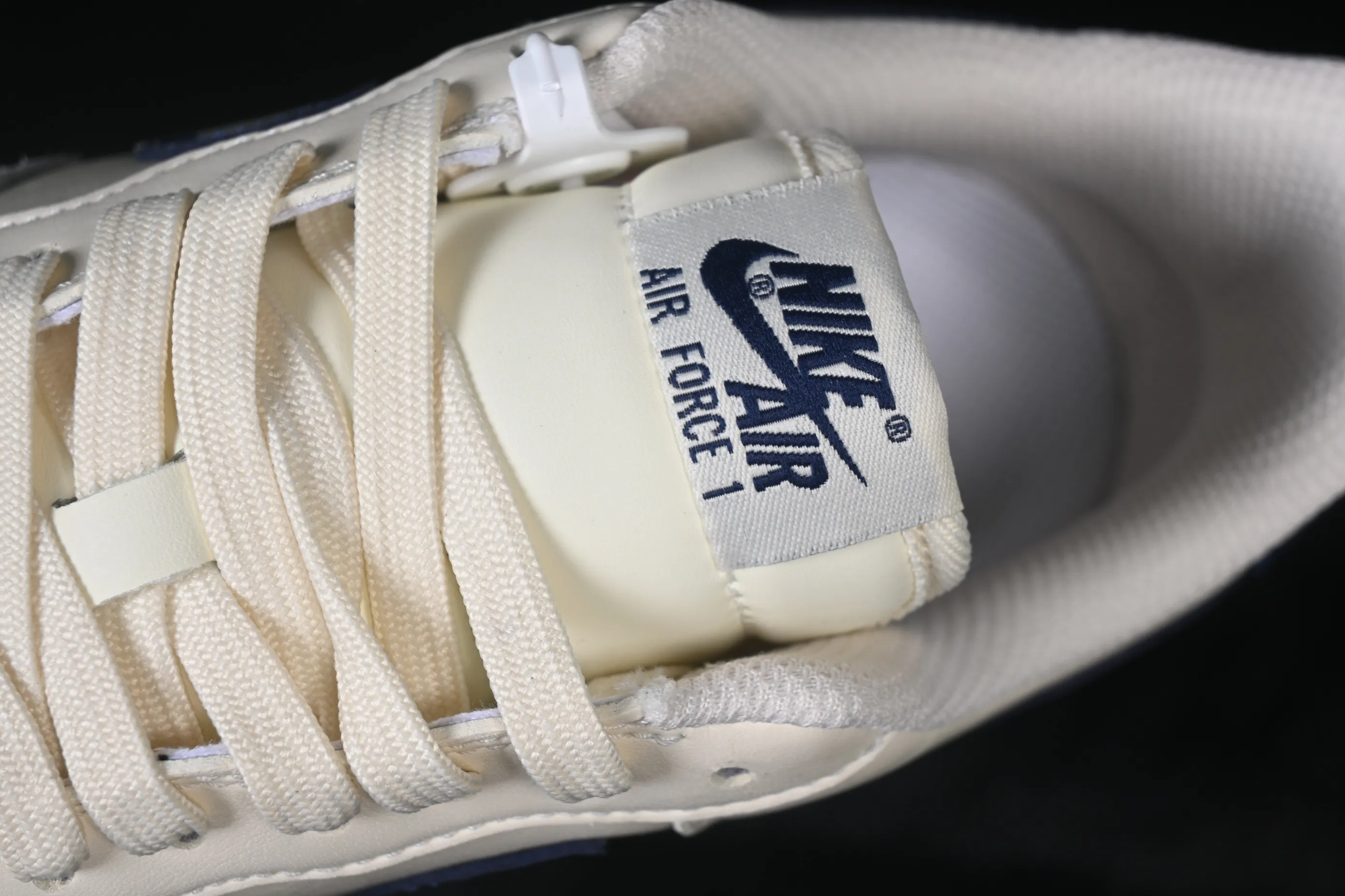All categories Nk Air Force 1 Air Force series Nk Air Force 1 Low Air Force low-top Nike Air Force 1'07 Low Milky white and blue stitching Air Force 1 low-top casual sneakers NH0601-580